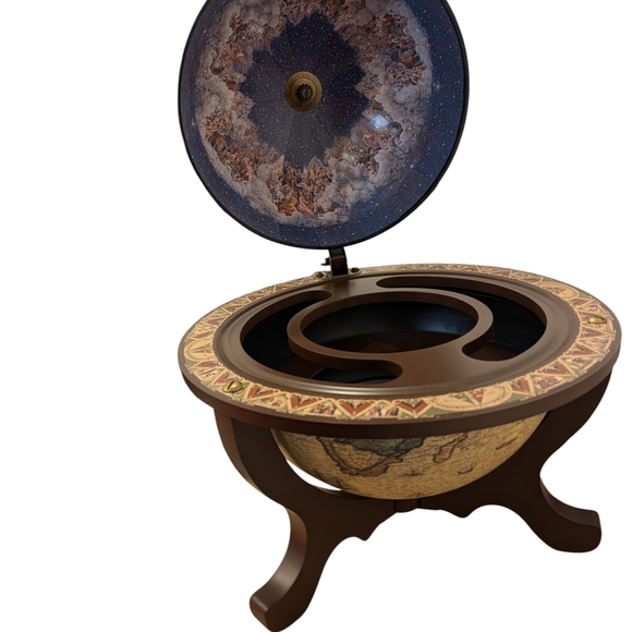 Vintage Style Wooden Tabletop Globe/Map bar with a lift-top design - Picture 6 of 16